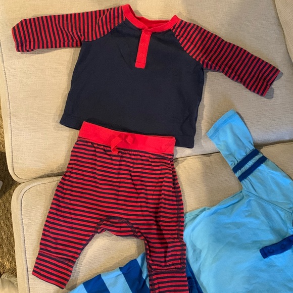 Set of two Hanna Andersson two-piece outfits - Picture 2 of 3